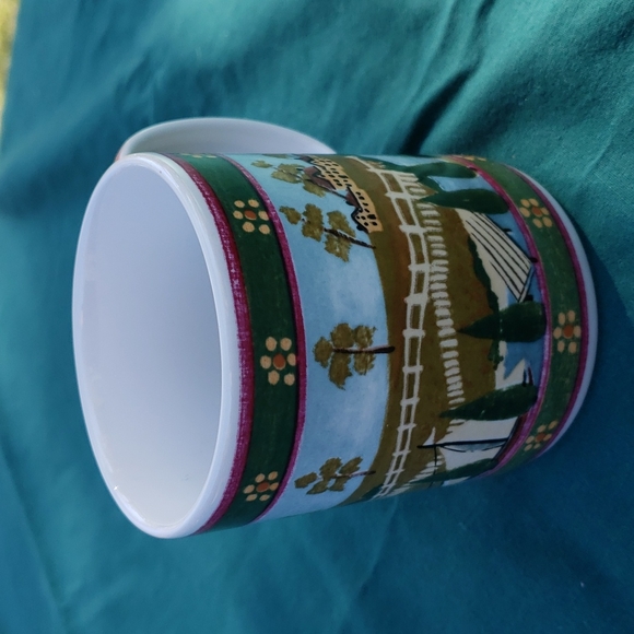 Set of 4 Mugs - Picture 2 of 6